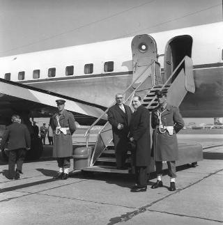 Partenza del Presidente della Repubblica Antonio Segni e della signora Laura Segni, per la visita di Stato in Marocco, Aeroporto di Ciampino