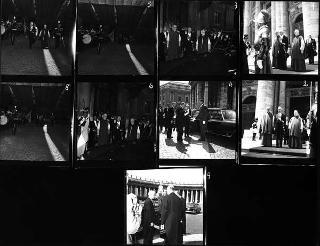 Cerimonia di consegna al Presidente della Repubblica Antonio Segni delle insegne dell'Ordine Supremo di Cristo da parte di Mons. Grano, Nunzio Apostolico di Sua Santità Giovanni XXIII