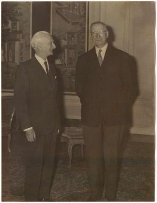 Il Presidente della Repubblica Antonio Segni incontra Eamon De Valera, Presidente della Repubblica d'Irlanda, accompagnato da Frank Aiken, Ministro degli affari esteri e Joseph Francis Shields, ambasciatore d'Irlanda a Roma