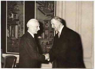 Il Presidente della Repubblica Antonio Segni incontra Eamon De Valera, Presidente della Repubblica d'Irlanda, accompagnato da Frank Aiken, Ministro degli affari esteri e Joseph Francis Shields, ambasciatore d'Irlanda a Roma