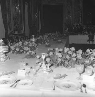 Colloquio privato e successiva colazione offerta dal Presidente della Repubblica Antonio Segni e dalla Signora Segni in onore di Sua Eccellenza Konrad Adenauer Cancelliere Federale di Germania e della Signora Libet Werhahn Adenauer