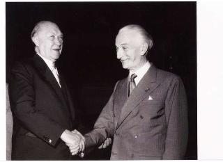 Colloquio privato e successiva colazione offerta dal Presidente della Repubblica Antonio Segni e dalla Signora Segni in onore di Sua Eccellenza Konrad Adenauer Cancelliere Federale di Germania e della Signora Libet Werhahn Adenauer