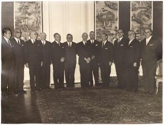 Il Presidente della Repubblica Antonio Segni  con l'on. Mariano Rumor, Ministro dell'Interno e con i Prefetti di nuova nomina