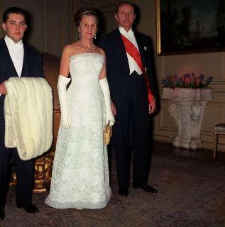Il Presidente della Repubblica Antonio Segni e Donna Laura durante la visita di Stato in Francia