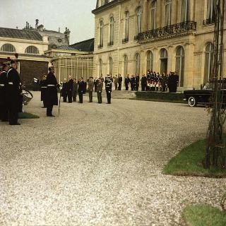 Il Presidente della Repubblica Antonio Segni e Donna Laura durante la visita di Stato in Francia