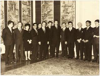 Kui Nünt, Presidente dell'Internazionale giovanile socialista, con Bruno Paliotti, Presidente del Gruppo italiano, e componenti del Bureau