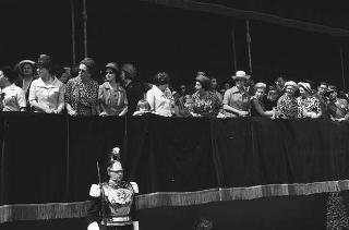 Il Presidente della Repubblica Antonio Segni durante le celebrazioni per Festa della Repubblica: deposizione di una corona d'alloro al Milite Ignoto all'Altare della Patria e Rivista Militare ai Fori Imperiali