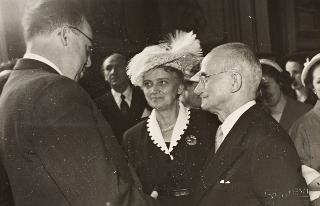 Visita del Presidente della Repubblica Luigi Einaudi a Firenze in occasione della cerimonia inaugurale della V Conferenza generale dell'UNESCO
