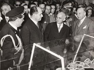 Visita del Presidente della Repubblica Luigi Einaudi alla XXVIII Fiera Campionaria Internazionale di Milano