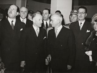 Visita del Presidente della Repubblica Luigi Einaudi alla XXVIII Fiera Campionaria Internazionale di Milano