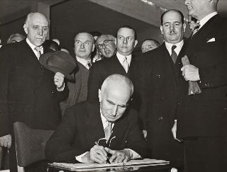Visita del Presidente della Repubblica Luigi Einaudi alla XXVIII Fiera Campionaria Internazionale di Milano