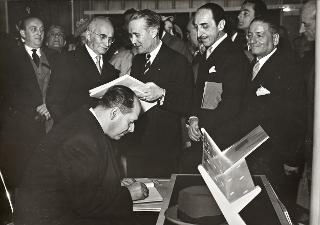 Visita del Presidente della Repubblica Luigi Einaudi alla XXVIII Fiera Campionaria Internazionale di Milano