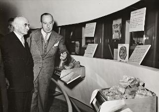 Visita del Presidente della Repubblica Luigi Einaudi alla XXVIII Fiera Campionaria Internazionale di Milano