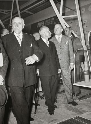 Visita del Presidente della Repubblica Luigi Einaudi alla XXVIII Fiera Campionaria Internazionale di Milano