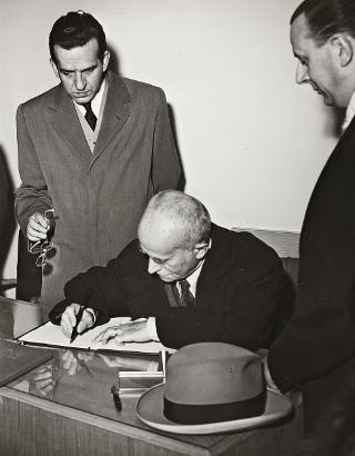 Visita del Presidente della Repubblica Luigi Einaudi alla XXVIII Fiera Campionaria Internazionale di Milano