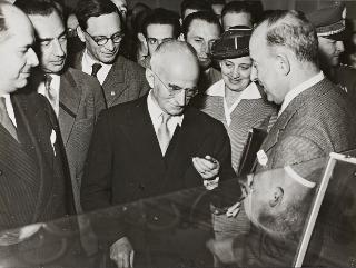 Visita del Presidente della Repubblica Luigi Einaudi alla XXVIII Fiera Campionaria Internazionale di Milano
