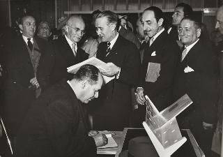 Visita del Presidente della Repubblica Luigi Einaudi alla XXVIII Fiera Campionaria Internazionale di Milano