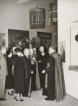 Visita del Presidente della Repubblica e della Signora Einaudi alla Mostra di arte missionaria e all'Esposizione internazionale di arte sacra (Roma)