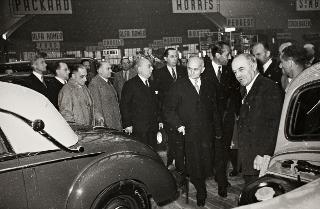 Visita del Presidente della Repubblica Luigi Einaudi a Torino in occasione dell'inaugurazione del XXXII Salone Internazionale dell'Automobile
