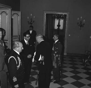Il Presidente della Repubblica Giuseppe Saragat con James S. Russell, ammiraglio USA, già comandante delle forze alleate del Sud Europa, per visita di congedo