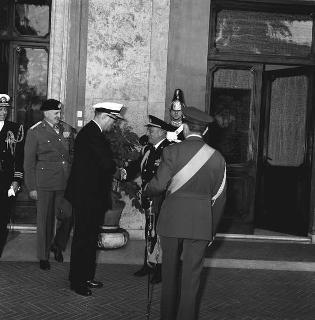 Il Presidente della Repubblica Giuseppe Saragat riceve in udienza l'Ammiraglio Charles Griffin, nuovo Comandante in capo delle Forze alleate del Sud Europa