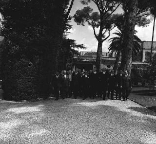 Il Presidente della Repubblica Giuseppe Saragat riceve in udienza l'avv. Ettore Troilo, Presidente del Gruppo patrioti della Majella e una rappresentanza del Gruppo