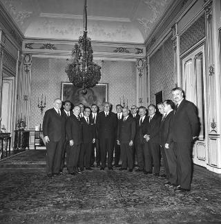 L'ing. Attilio Torti, Presidente della Confederazione nazionale della piccola e media industria, con la Giunta esecutiva in visita di omaggio al Presidente della Repubblica Giuseppe Saragat