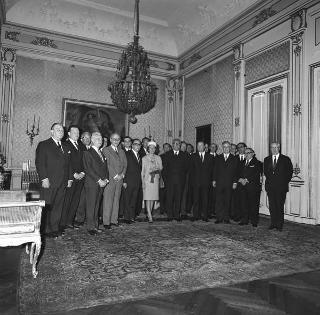 Amerigo Petrucci, sindaco di Roma, con i rappresentanti delle sei capitali del MEC in visita di omaggio al Presidente della Repubblica Giuseppe Saragat