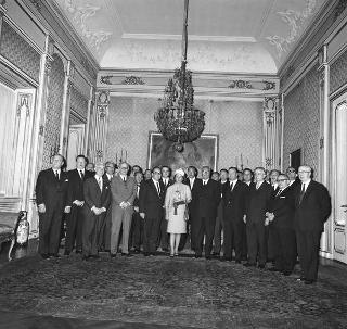 Amerigo Petrucci, sindaco di Roma, con i rappresentanti delle sei capitali del MEC in visita di omaggio al Presidente della Repubblica Giuseppe Saragat