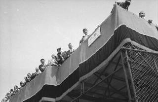 Il Presidente della Repubblica Giuseppe Saragat partecipa alle celebrazioni per la festa della Repubblica: rivista militare e deposizione di una corona di alloro al Sacello del Milite Ignoto all'Altare della Patria