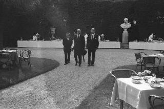 Ricevimento offerto dal Presidente della Repubblica Giuseppe Saragat alle Alte Cariche dello Stato per la Festa della Repubblica nei Giardini del Quirinale