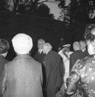 Ricevimento offerto dal Presidente della Repubblica Giuseppe Saragat alle Alte Cariche dello Stato per la Festa della Repubblica nei Giardini del Quirinale