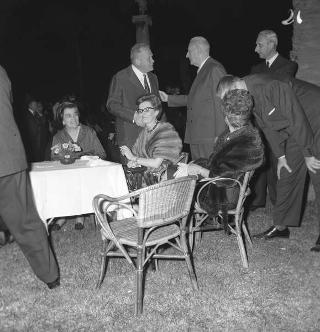 Ricevimento offerto dal Presidente della Repubblica Giuseppe Saragat alle Alte Cariche dello Stato per la Festa della Repubblica nei Giardini del Quirinale
