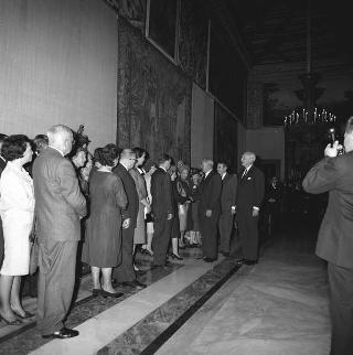 Lord Gladwyin, Presidente dell'Atlantic Treaty Association di Londra, con i partecipanti alla XI assemblea generale in visita di omaggio dal Presidente della Repubblica Giuseppe Saragat