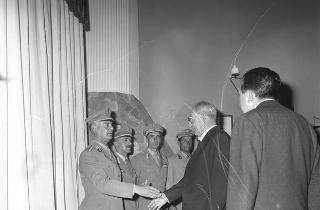 Scuola di fanteria di Cesano, intervento del Presidente della Repubblica Giuseppe Saragat alla premiazione delle pattuglie partecipanti alla gara "Coppa Presidente della Repubblica"
