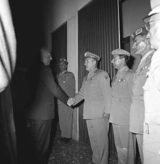 Scuola di fanteria di Cesano, intervento del Presidente della Repubblica Giuseppe Saragat alla premiazione delle pattuglie partecipanti alla gara "Coppa Presidente della Repubblica"
