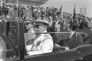 Scuola di fanteria di Cesano, intervento del Presidente della Repubblica Giuseppe Saragat alla premiazione delle pattuglie partecipanti alla gara "Coppa Presidente della Repubblica"