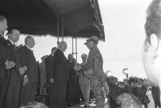 Scuola di fanteria di Cesano, intervento del Presidente della Repubblica Giuseppe Saragat alla premiazione delle pattuglie partecipanti alla gara "Coppa Presidente della Repubblica"