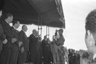 Scuola di fanteria di Cesano, intervento del Presidente della Repubblica Giuseppe Saragat alla premiazione delle pattuglie partecipanti alla gara "Coppa Presidente della Repubblica"
