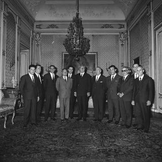 Incontro del Presidente della Repubblica Giuseppe Saragat con Giovanni Ballerini, Presidente del Consiglio direttivo del Dopolavoro fra i dipendenti del Segretariato Generale della Presidenza della Repubblica, con i componenti il Consiglio