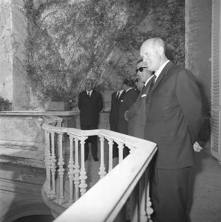 Il Presidente della Repubblica Giuseppe Saragat incontra il sen. Giovanni Gronchi e Giuseppe Ungaretti, Presidente della Comunità europea degli scrittori, con il Segretario generale Giancarlo Vigorelli e i partecipanti al Congresso internazionale della Comunità medesima