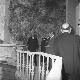 Il Presidente della Repubblica Giuseppe Saragat incontra il sen. Giovanni Gronchi e Giuseppe Ungaretti, Presidente della Comunità europea degli scrittori, con il Segretario generale Giancarlo Vigorelli e i partecipanti al Congresso internazionale della Comunità medesima