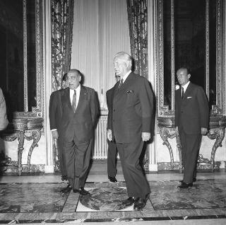 Santoro Passarelli, Presidente dell'INA, con il Consiglio direttivo dell'Ente in visita di omaggio al Presidente della Repubblica Giuseppe Saragat
