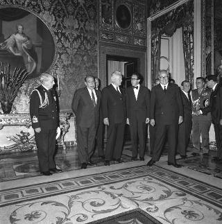 Santoro Passarelli, Presidente dell'INA, con il Consiglio direttivo dell'Ente in visita di omaggio al Presidente della Repubblica Giuseppe Saragat