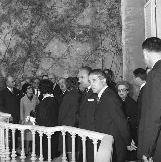 Lazzaro M. de Bernardis, Presidente della Association européenne des enseignants, con i componenti del Comitato centrale in udienza dal Presidente della Repubblica Giuseppe Saragat