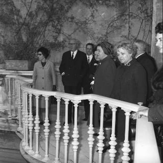 Lazzaro M. de Bernardis, Presidente della Association européenne des enseignants, con i componenti del Comitato centrale in udienza dal Presidente della Repubblica Giuseppe Saragat
