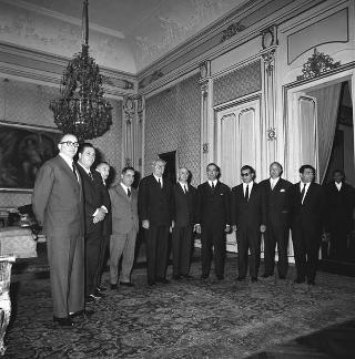 Agostino Cerioni, Presidente del Consiglio regionale della Sardegna, con i componenti il nuovo ufficio di presidenza dell'Assemblea regionale in udienza dal Presidente della Repubblica Giuseppe Saragat