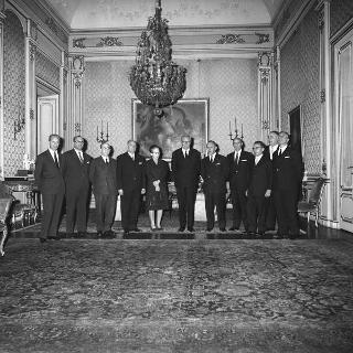 Visita di omaggio al Presidente della Repubblica Giuseppe Saragat  del prof. Luigi Picardo, con il prof. Santoanastaso, Presidente del Comitato italiano studi per la oftalmologia sociale con i componenti il Comitato in per fare omaggio degli "Atti del I Congresso di Oftalmologia Sociale"