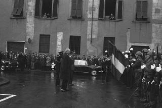 Visita ufficiale del Presidente della Repubblica Giuseppe Saragat a Pisa in occasione dell'inaugurazione del nuovo calcolatore elettronico dell'Università