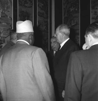 Il Presidente della Repubblica Giuseppe Saragat riceve la visita di Philibert Tsiranana, Presidente della Repubblica Malgascia, con il Ministro degli esteri Albert Sylla e l'ambasciatore a Roma Jules Razafimbahiny